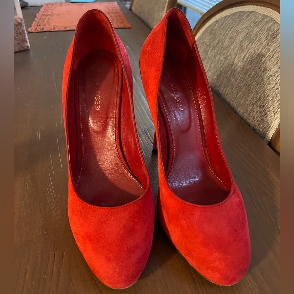 Sergio Rossi heels with round toe